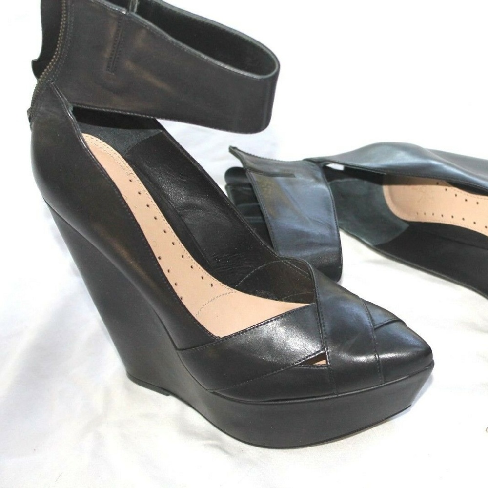 BCBG Maxazria Leather Nayoko Black Ankle Cuff Pump
